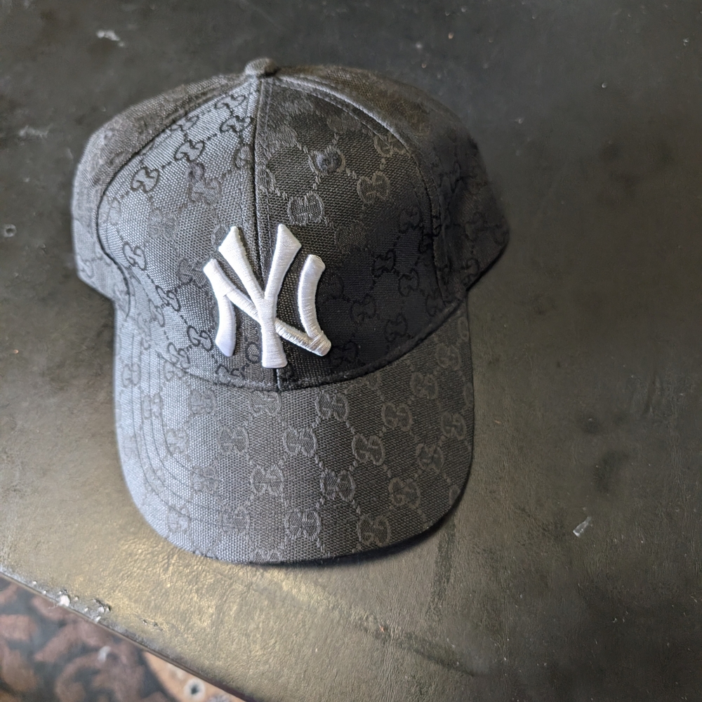 Designer Gucci Gray NY Logo Cap
